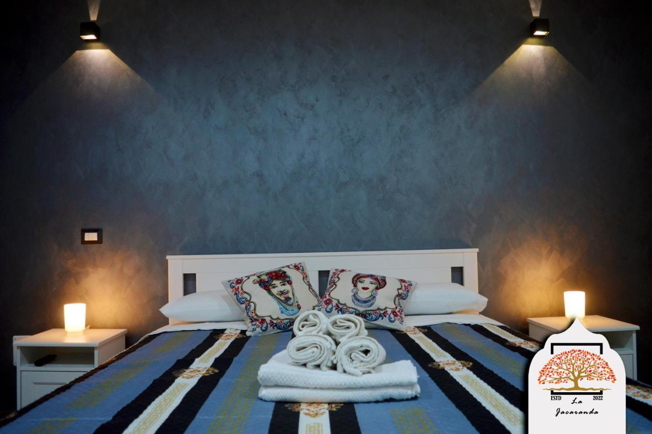 La Jacaranda Rooms タオルミーナ エクステリア 写真