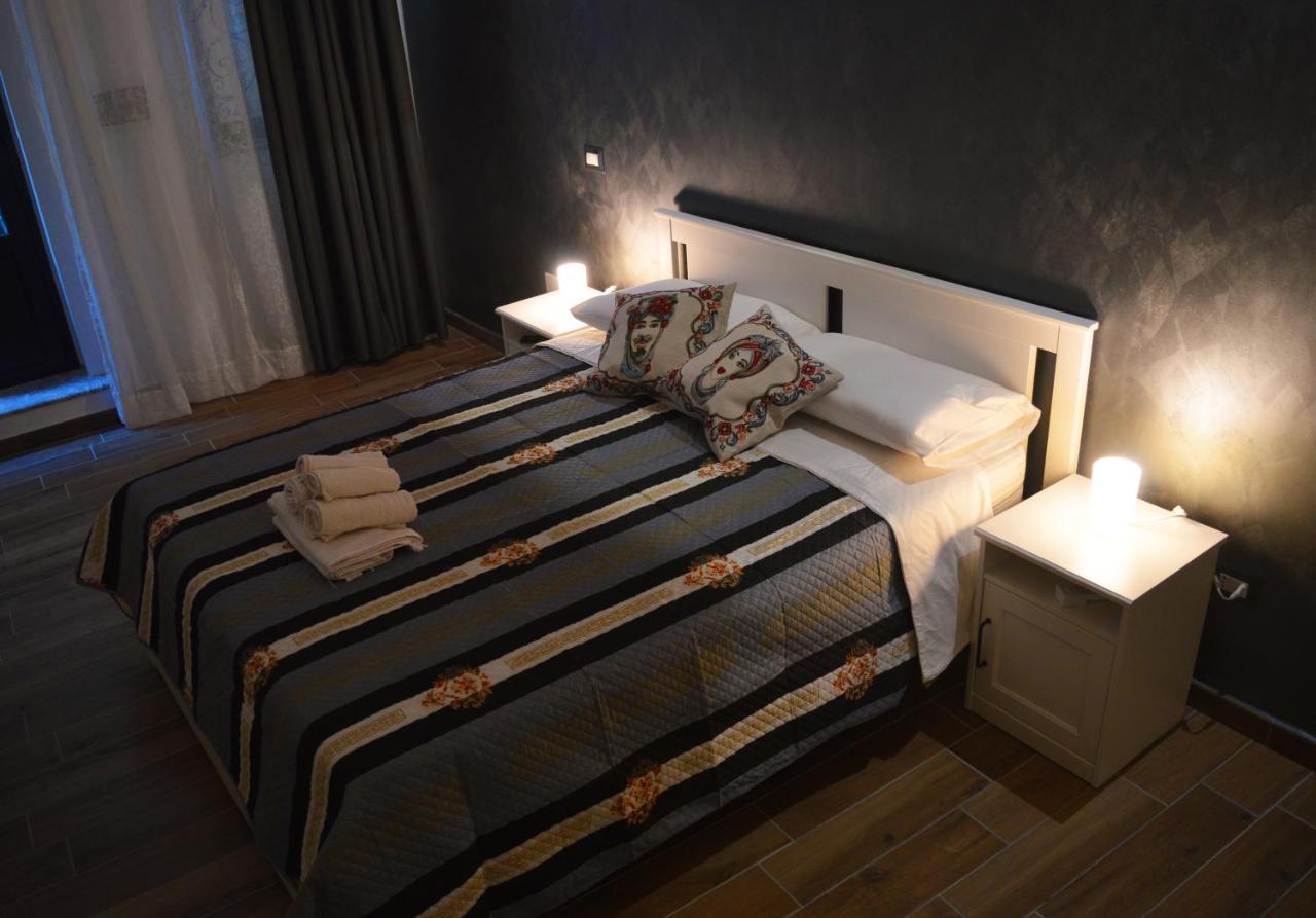 La Jacaranda Rooms タオルミーナ エクステリア 写真
