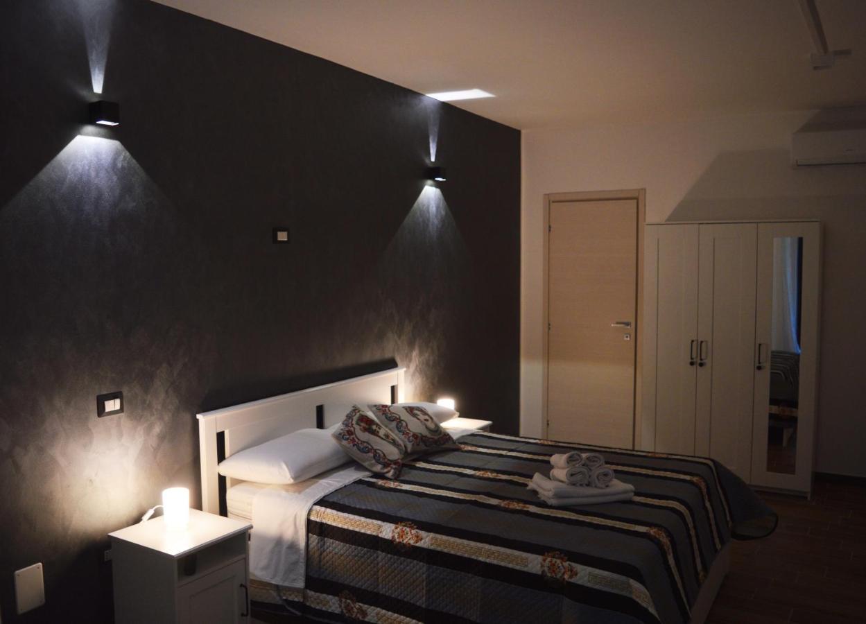 La Jacaranda Rooms タオルミーナ エクステリア 写真