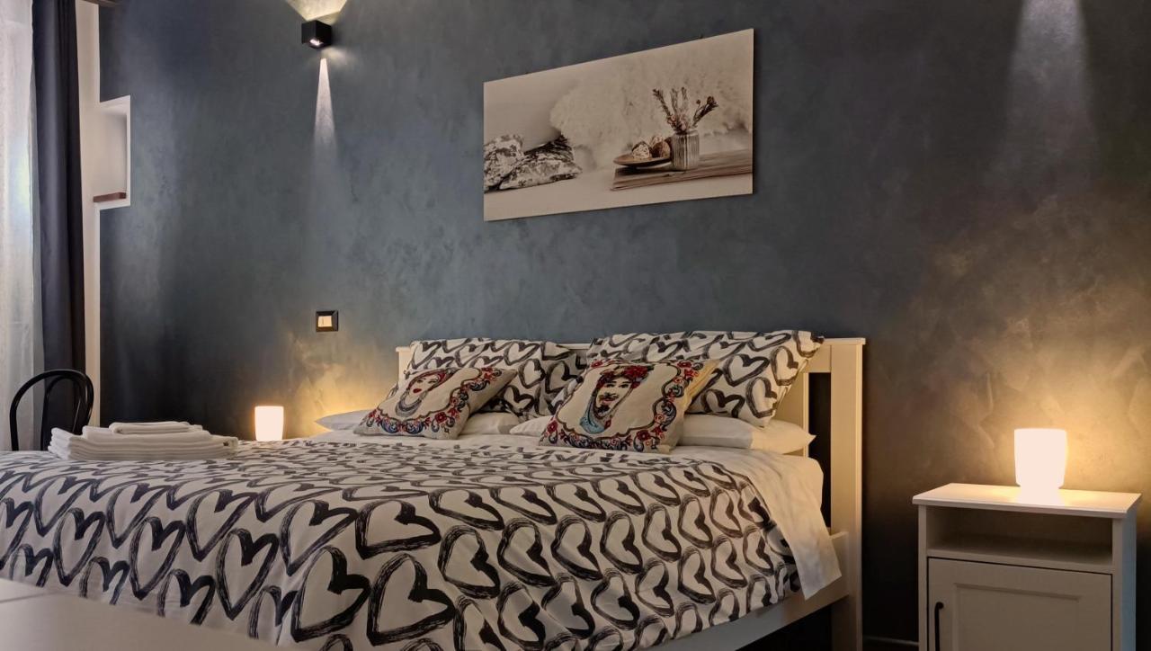 La Jacaranda Rooms タオルミーナ エクステリア 写真